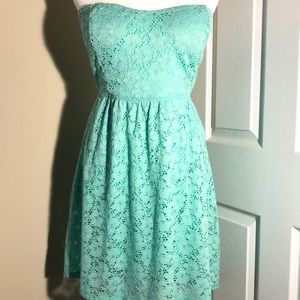Mint green strapless dress 👗 open back size Large